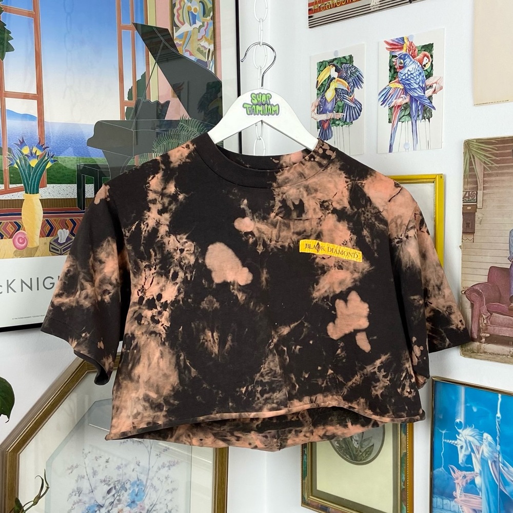 Vintage Black Diamond Cropped T-Shirt